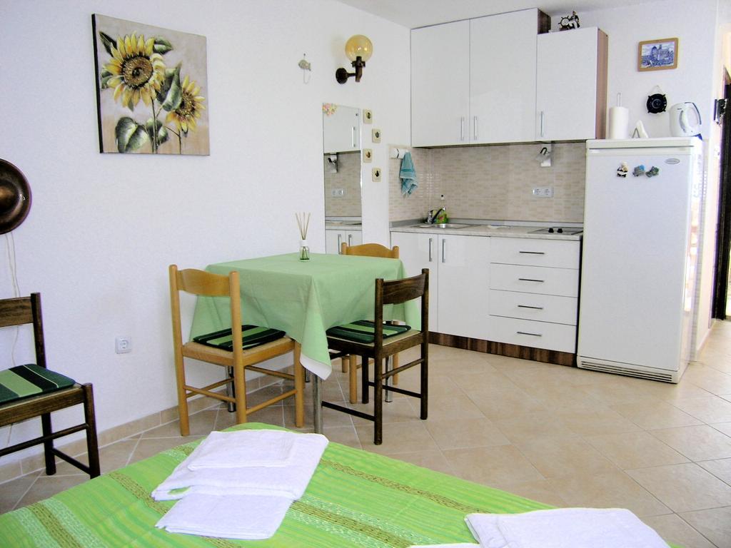 Studio Apartment Tamara Krk Town Camera foto